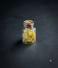 Esemplare di zolfo naturale cristallino - minerale dal colore giallo intenso per collezione e studio